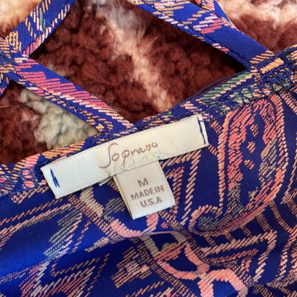 Cutout Crop Top - Picture 3 of 3